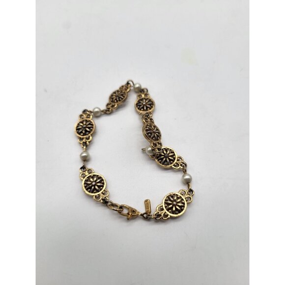 MONET VTG Gold Tone Faux Pearl Floral Medallion Dainty Bracelet - Picture 5 of 9